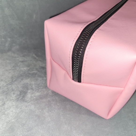 ❤SALE❤Rae Dunn "I Woke Up Like This." cosmetic bag. - Picture 5 of 9